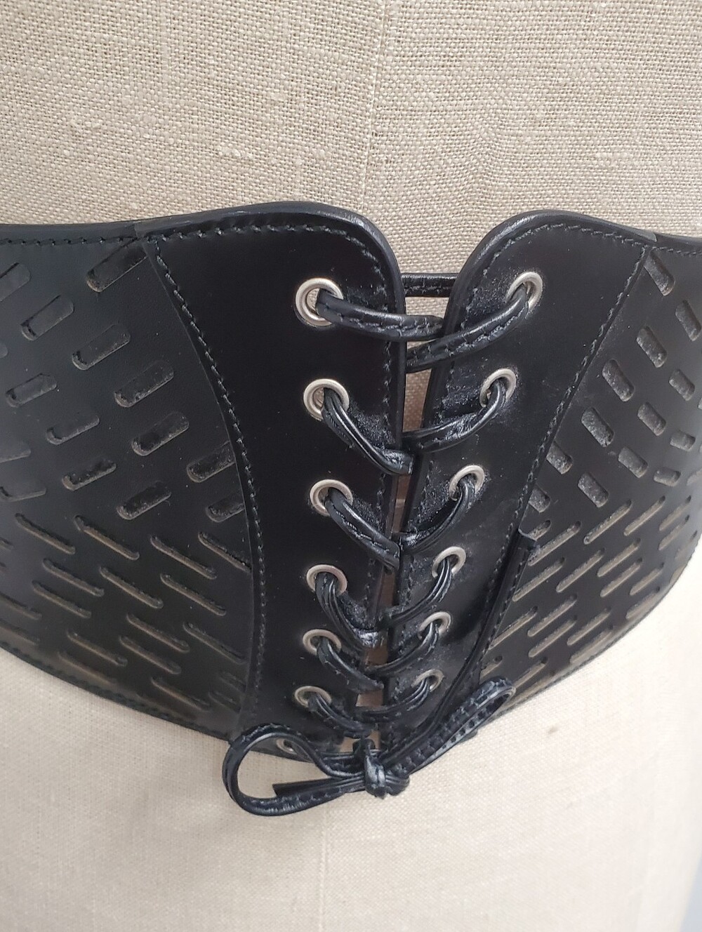 Alaïa Balt - Picture 5 of 10